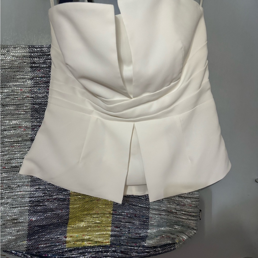 Elegant White strapless bustier